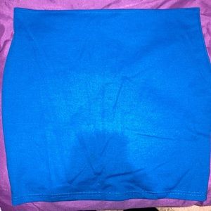 Very blue front zip up pencil skirt, super cute!